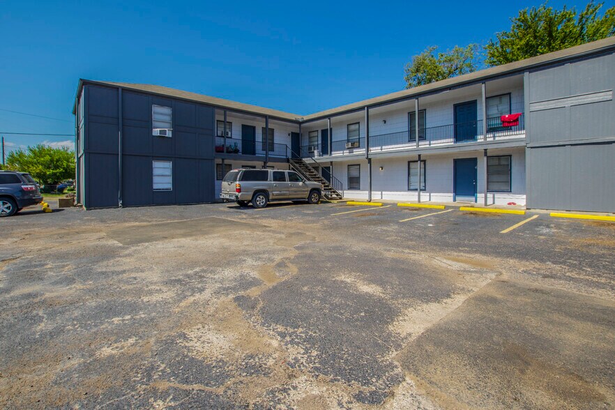 600 E Craven Ave, Waco, TX à vendre - Photo du bâtiment - Image 1 de 8