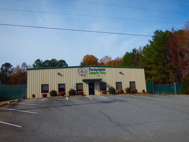 135 Joshua Ct, Lincolnton, NC à vendre - Photo du bâtiment - Image 2 de 3