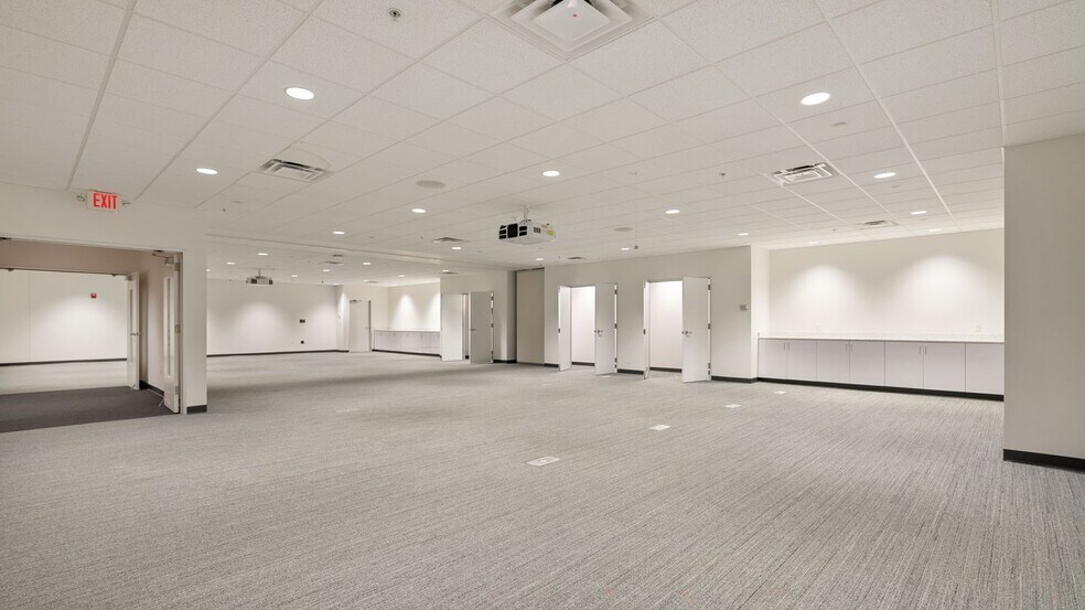 5550 Britton Pky, Hilliard, OH à louer - Photo du bâtiment - Image 2 de 33