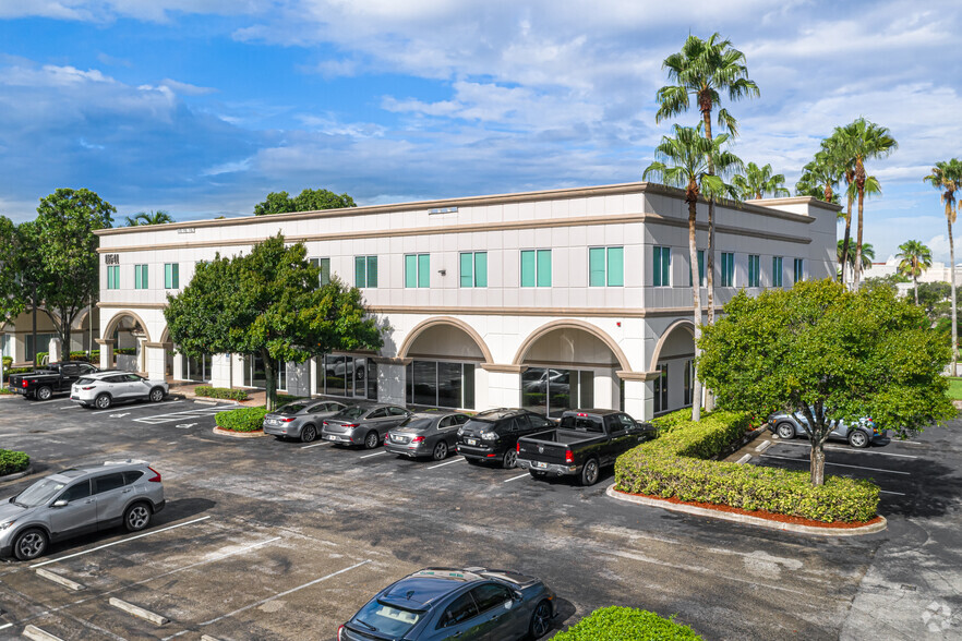 11641 Kew Gardens Ave, Palm Beach Gardens, FL for lease - Primary Photo - Image 1 of 7