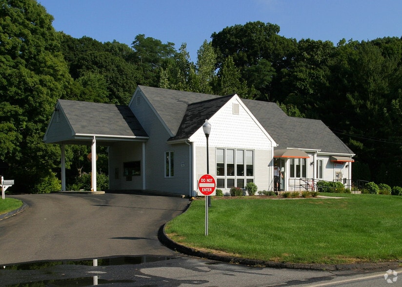 9 Water St, Chester, CT for lease - Building Photo - Image 2 of 8