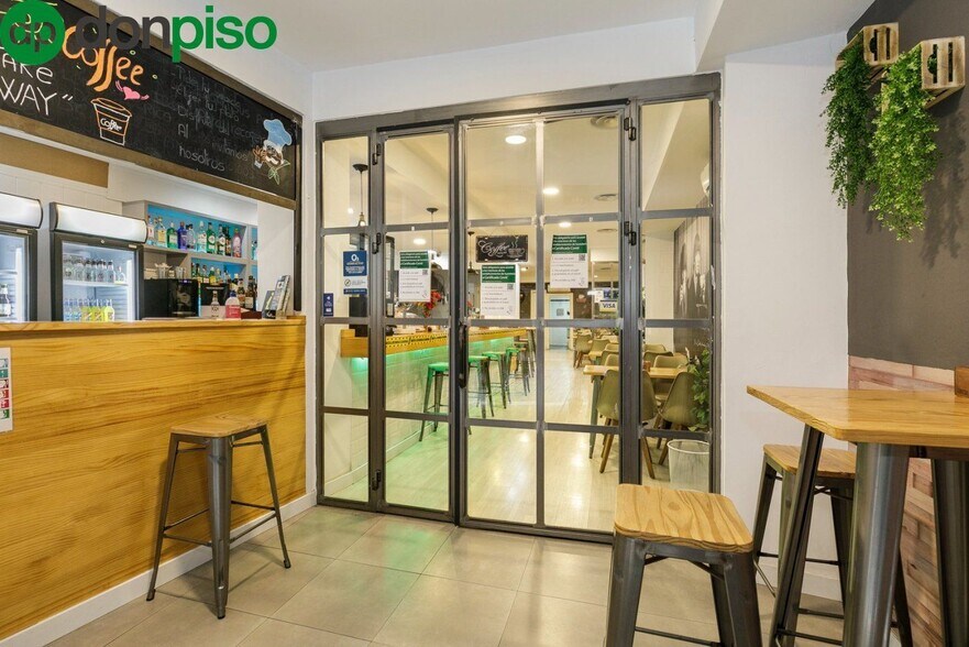Calle Párraga, 21, Granada, Granada for sale - Lobby - Image 3 of 15