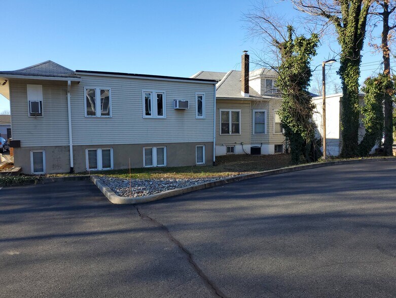 2733 Nottingham Way, Hamilton, NJ à louer - Photo du bâtiment - Image 3 de 7