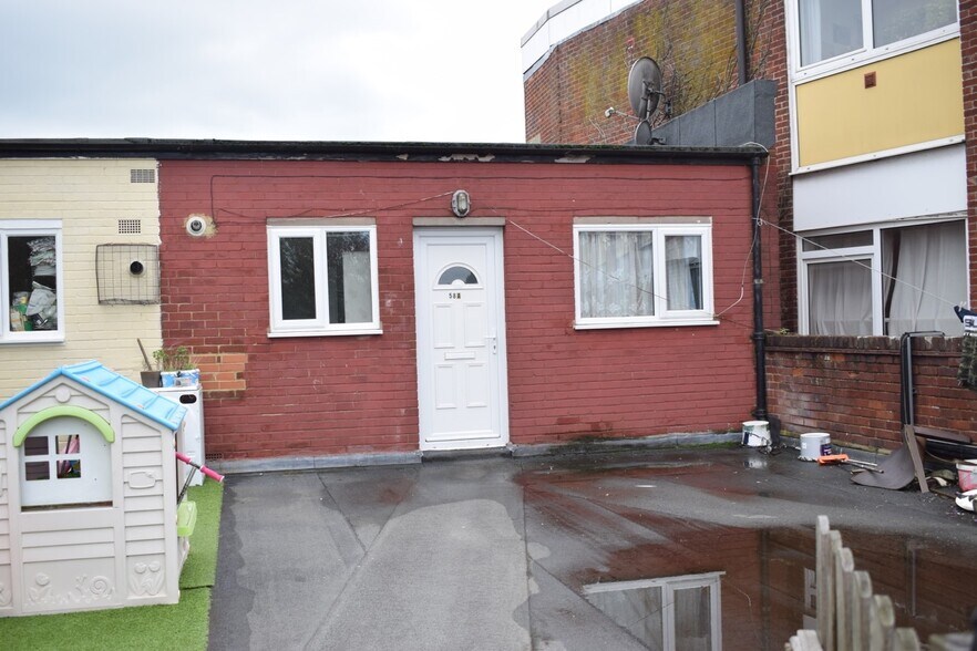 58 West St, Havant à vendre - Photo du bâtiment - Image 2 de 4
