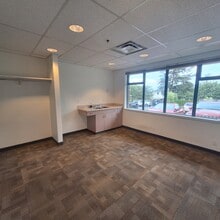 6010 Brickyard Rd, Nanaimo, BC for lease Interior Photo- Image 2 of 6