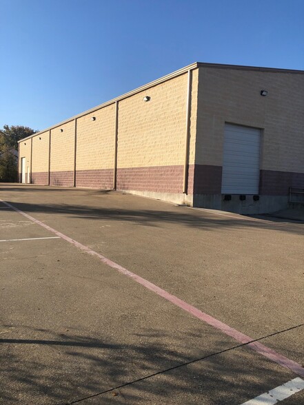 2910 Lawing Ln, Rowlett, TX for lease - Building Photo - Image 2 of 9