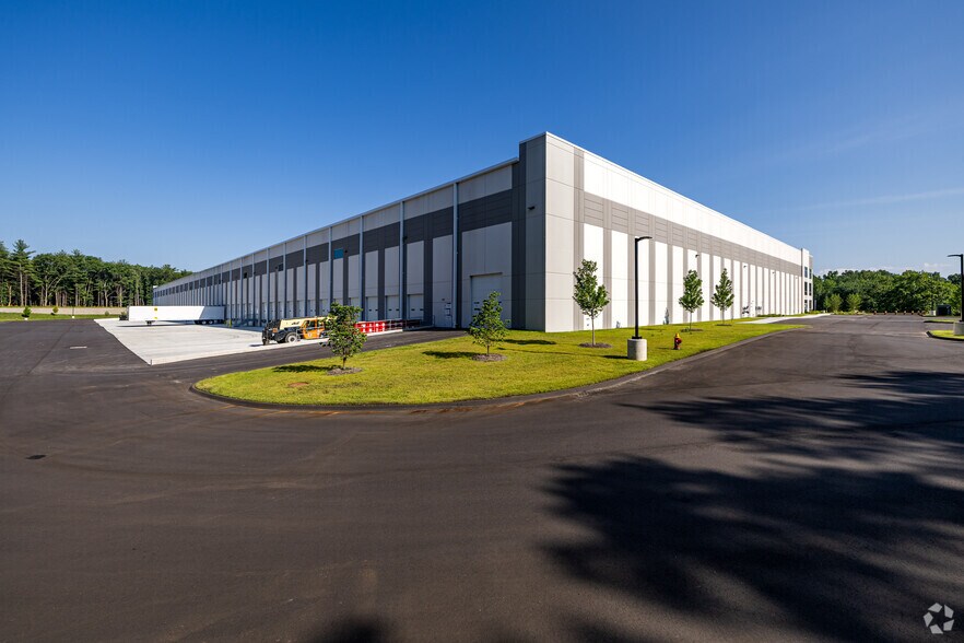 30 Hamilton Rd, Windsor Locks, CT à louer - Photo du bâtiment - Image 2 de 3