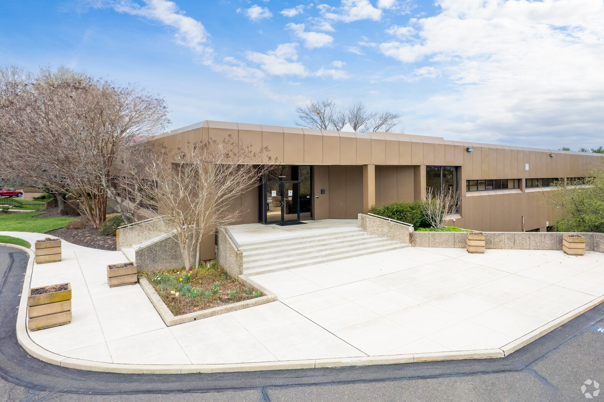 708 Blair Mill Rd, Willow Grove, PA à vendre Photo principale- Image 1 de 5