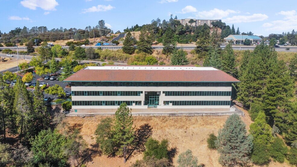13620 Lincoln Way, Auburn, CA à louer - Photo du bâtiment - Image 2 de 28