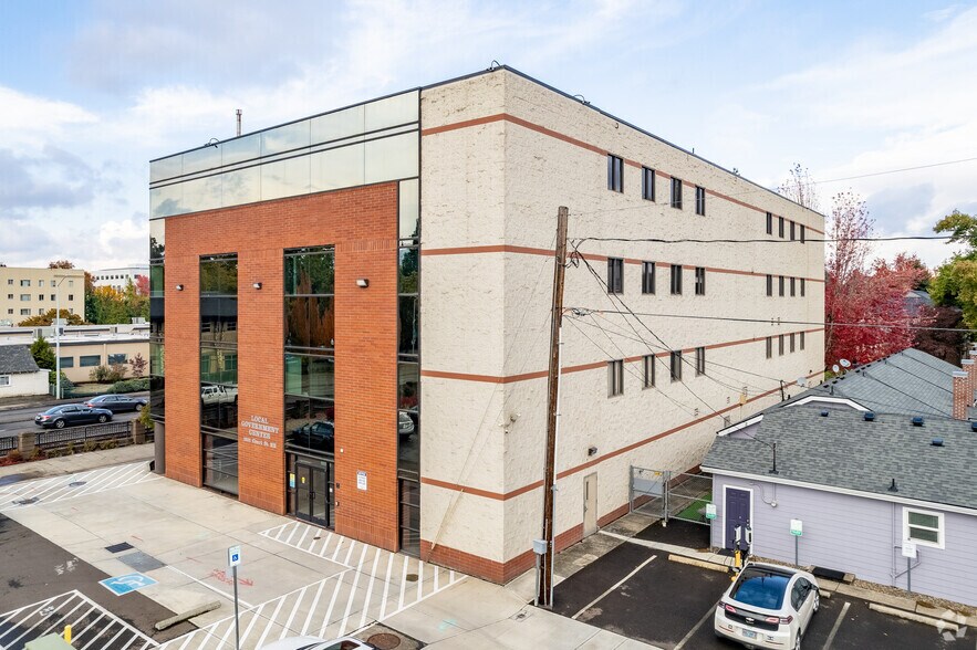 1201 Court St NE, Salem, OR à louer - Photo du bâtiment - Image 2 de 5