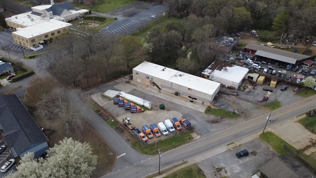 Plus de détails pour 5420 Old Floyd Rd, Mableton, GA - Industriel à vendre