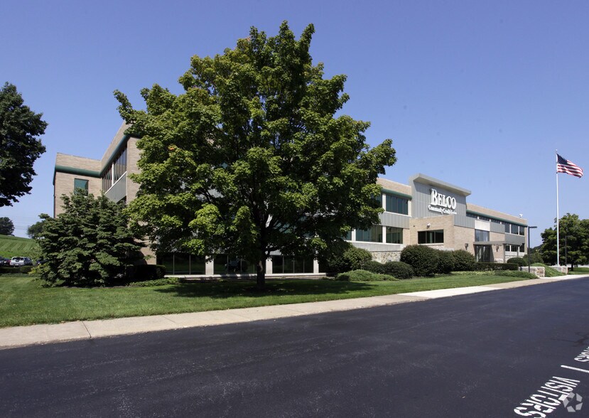 449 Eisenhower Blvd, Harrisburg, PA à louer - Photo du bâtiment - Image 1 de 6