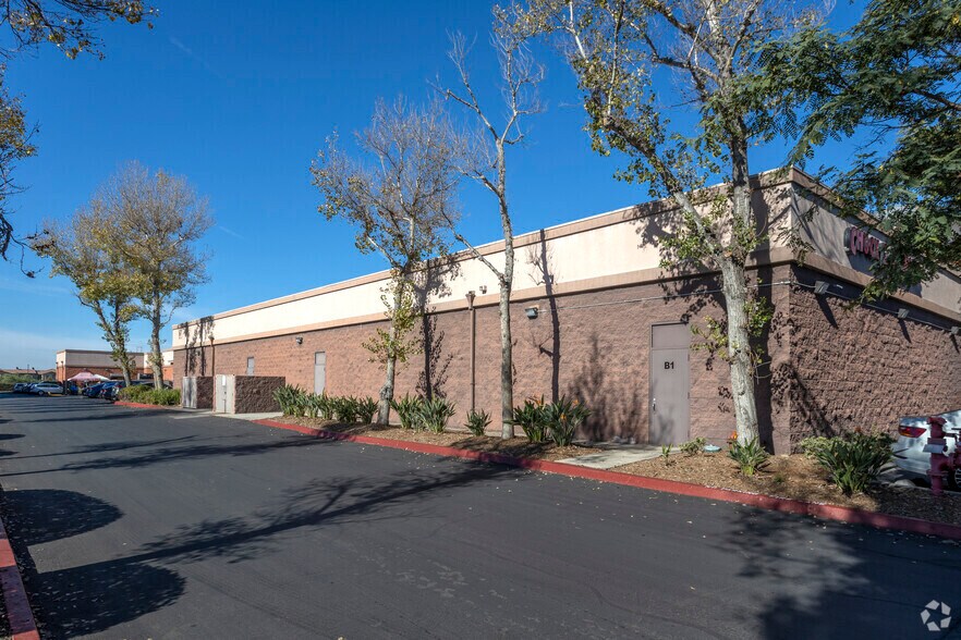 9840-9860 Hibert St, San Diego, CA à vendre - Photo du bâtiment - Image 3 de 6