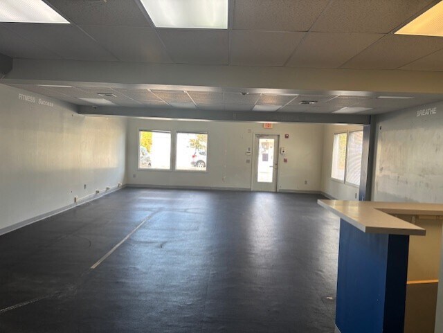 232 Waseca Ave, Barrington, RI à louer - Photo intérieure - Image 2 de 4