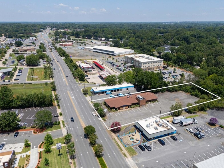 3030 Freedom Dr, Charlotte, NC for sale - Primary Photo - Image 1 of 5