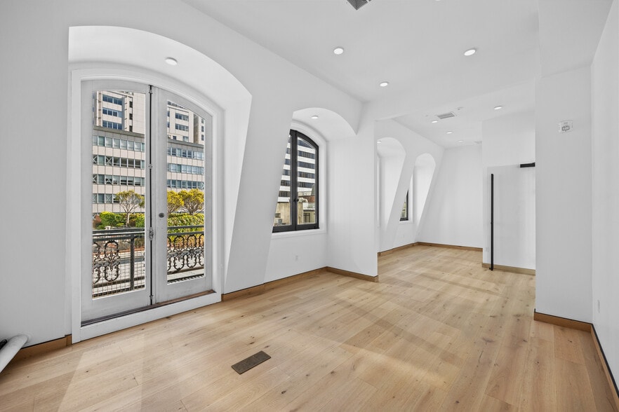 632 Commercial St, San Francisco, CA for sale - Interior Photo - Image 3 of 28