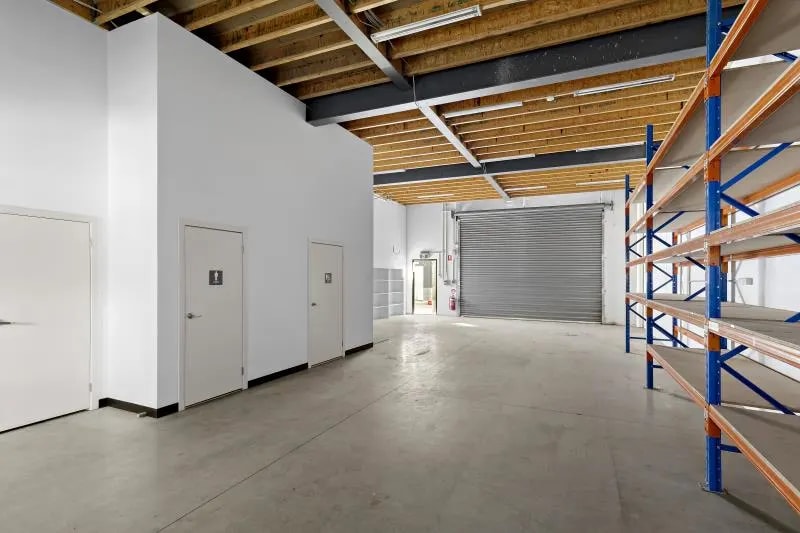 73 Wharf Rd, Port Melbourne, VIC 3207 - Unité 4 - - Photo intérieure - Image 1 of 5