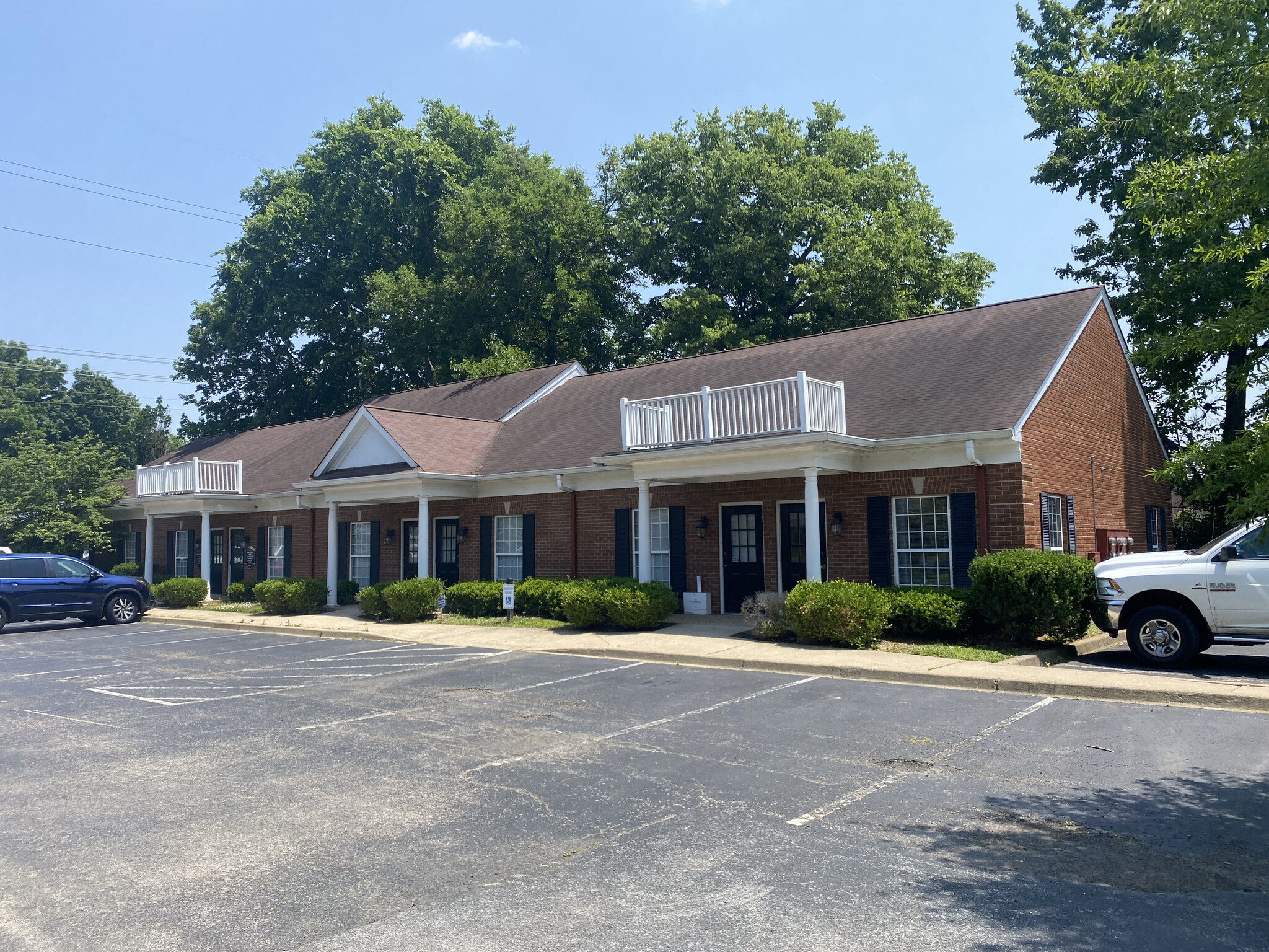 2932-2934 Breckenridge Ln, Louisville, KY à louer Photo du bâtiment- Image 1 de 7