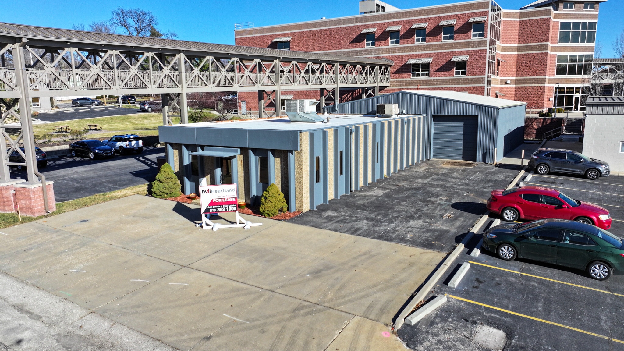 5815 Outlook St, Mission, KS for lease Primary Photo- Image 1 of 5