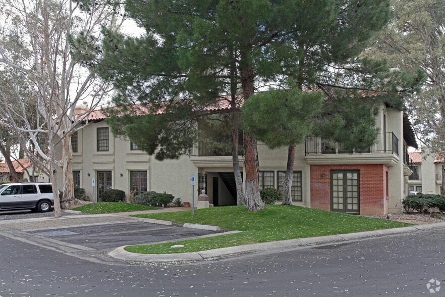 1200 N El Dorado Pl, Tucson, AZ à vendre - Photo du bâtiment - Image 2 de 4