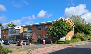 Molly Millars Ln, Wokingham à louer Photo du bâtiment- Image 1 de 3