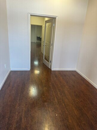 Plus de détails pour 100 E Robertson Blvd, Chowchilla, CA - Commerce de détail à louer