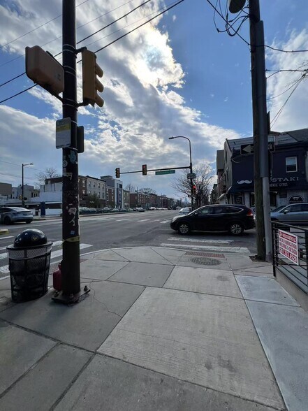 405 Girard St, Philadelphia, PA à louer - Photo du bâtiment - Image 2 de 3