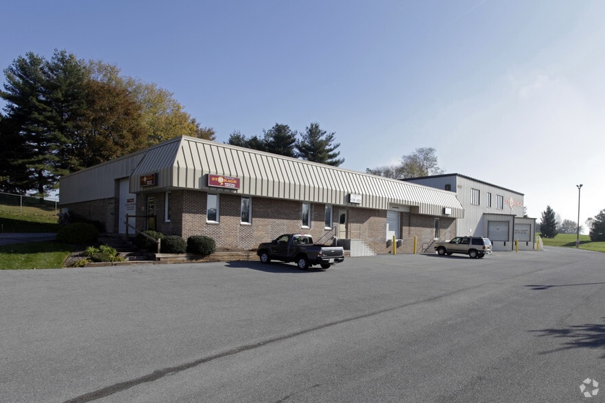 2422 Gehman Ln, Lancaster, PA for lease - Building Photo - Image 2 of 14