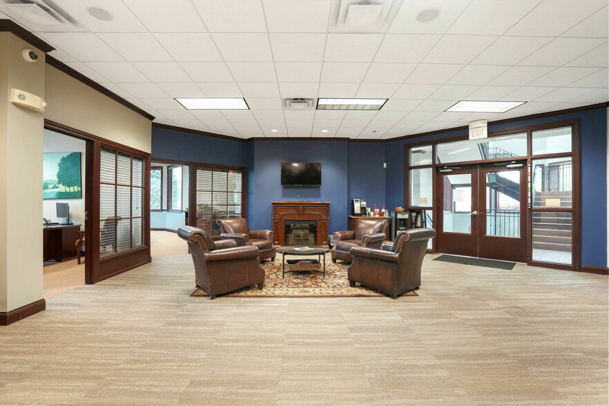 461 Beecher Rd, Columbus, OH for sale - Interior Photo - Image 2 of 11