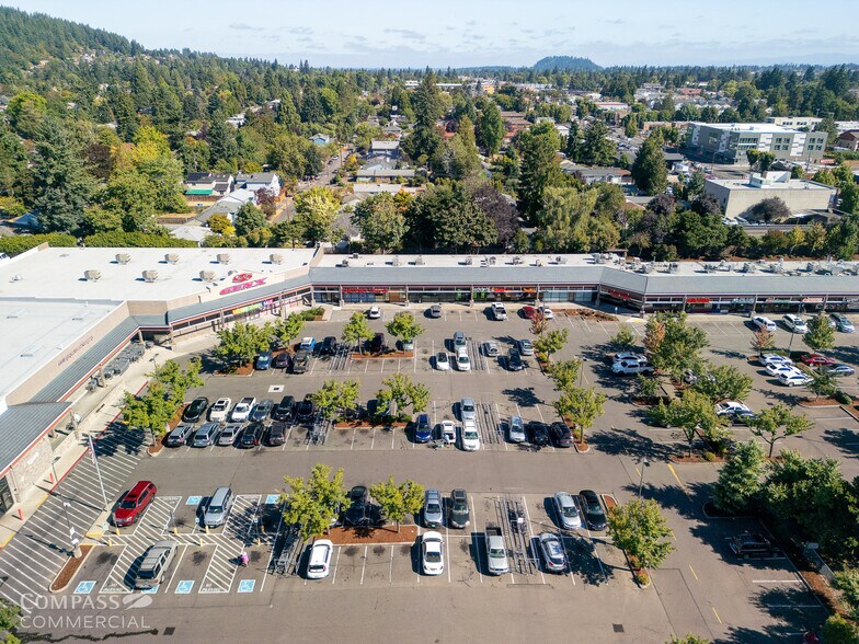 7901-8001 SE Powell Blvd, Portland, OR à louer - Photo du bâtiment - Image 3 de 9