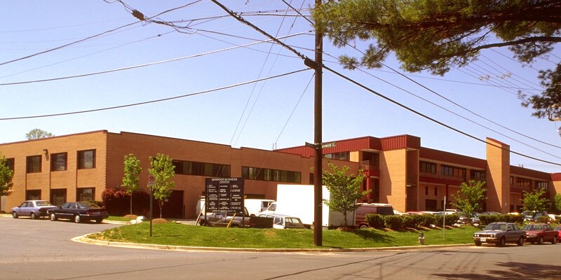 15950-15958 Derwood Rd, Rockville, MD à louer - Photo du bâtiment - Image 2 de 7