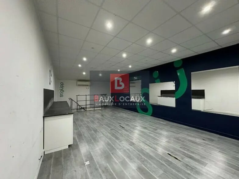 Retail in Vedène for lease - Interior Photo - Image 2 of 5