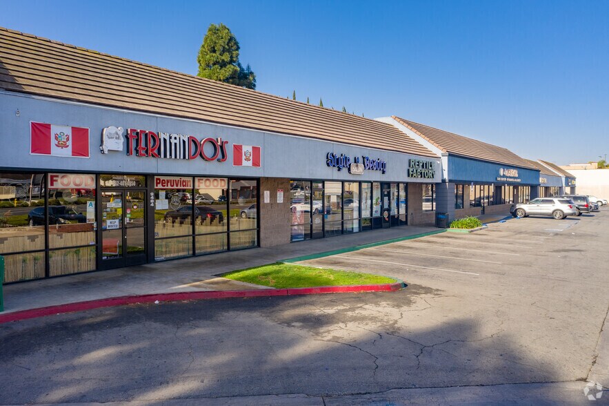 9462-9516 Firestone Blvd, Downey, CA à louer - Photo du bâtiment - Image 1 de 4