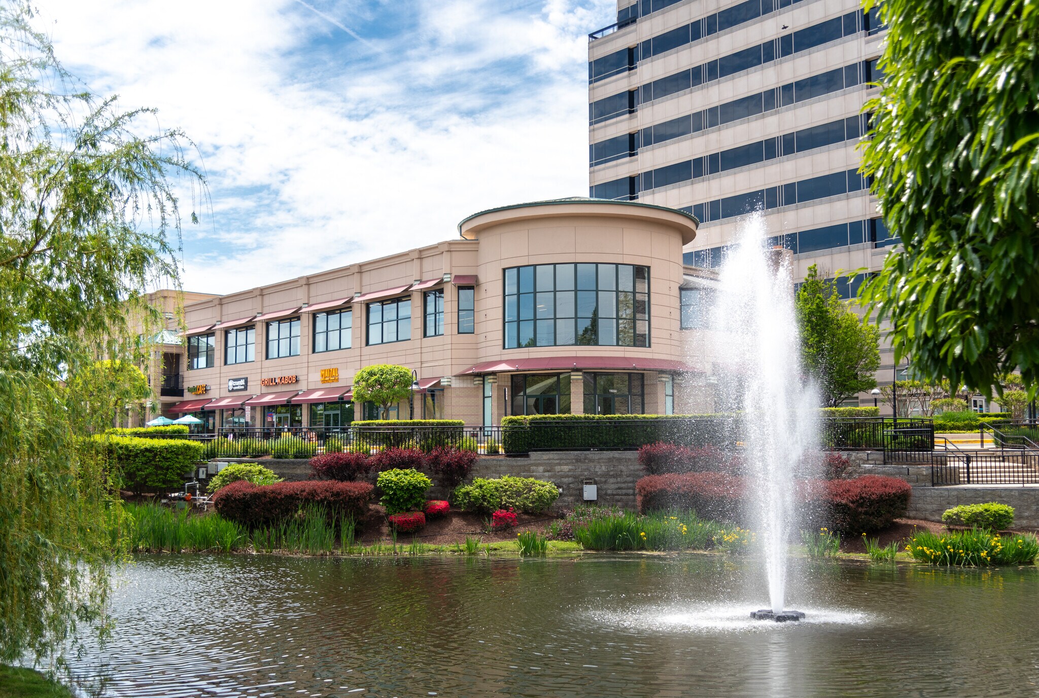 11648-11694 Plaza America Dr, Reston, VA à louer Photo du bâtiment- Image 1 de 9
