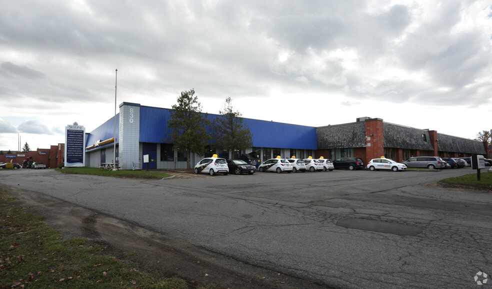 830-840 Industrial Ave, Ottawa, ON à louer - Photo du bâtiment - Image 1 de 5