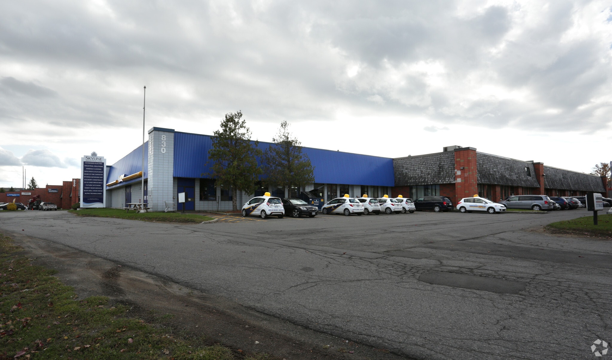 830-840 Industrial Ave, Ottawa, ON à louer Photo du bâtiment- Image 1 de 6
