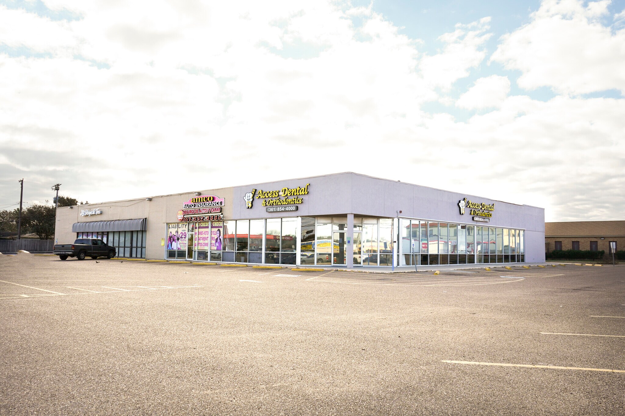 4502-4506 Kostoryz Rd, Corpus Christi, TX for lease Primary Photo- Image 1 of 2