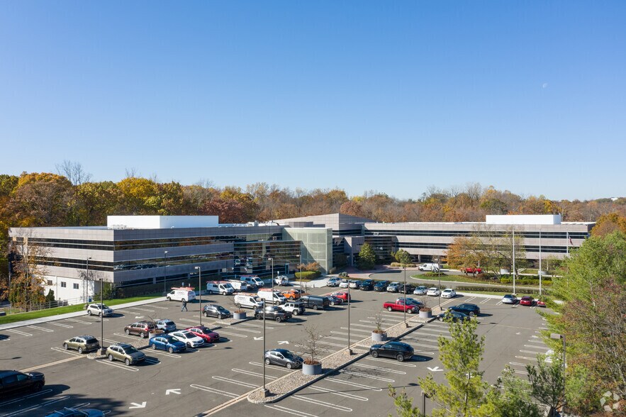 225 Brae Blvd, Park Ridge, NJ à louer - Photo du bâtiment - Image 2 de 6