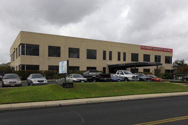 Plus de détails pour 98 Briggs Ave, San Antonio, TX - Bureau à louer