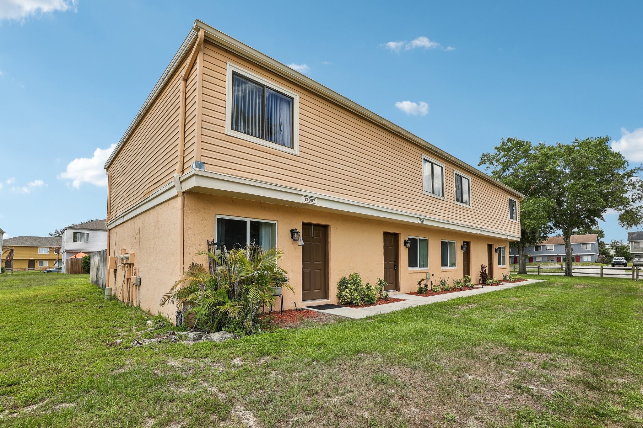 12057-12063 Tift Cir, Orlando, FL for sale Primary Photo- Image 1 of 6