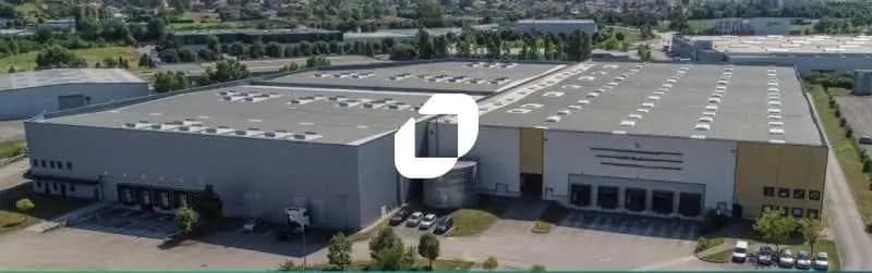 Industrial in Saint-Quentin-Fallavier for lease Building Photo- Image 1 of 4