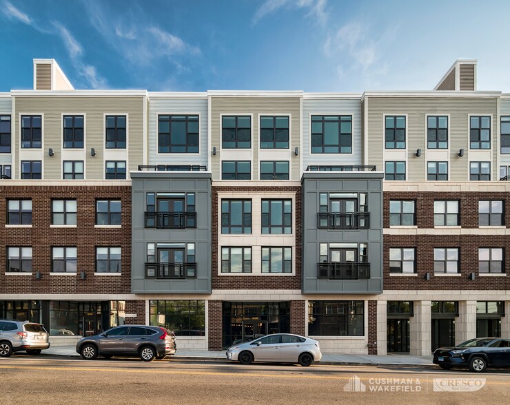 12308 Mayfield Rd, Cleveland, OH à louer - Photo du bâtiment - Image 2 de 8