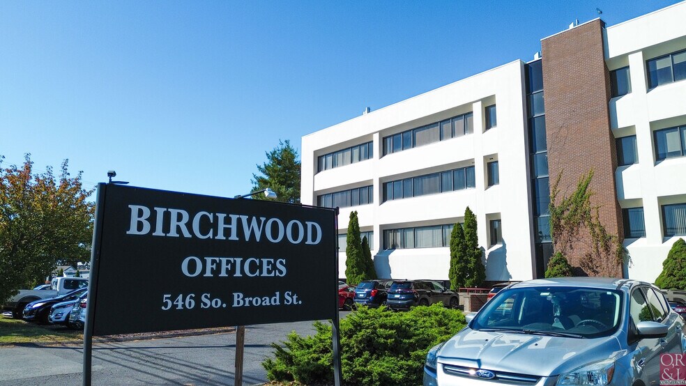 546 S Broad St, Meriden, CT à vendre - Photo du bâtiment - Image 1 de 7