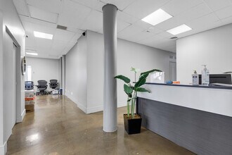 5450-5484 Ch De La Côte-Des-Neiges, Montréal, QC for lease Building Photo- Image 2 of 30