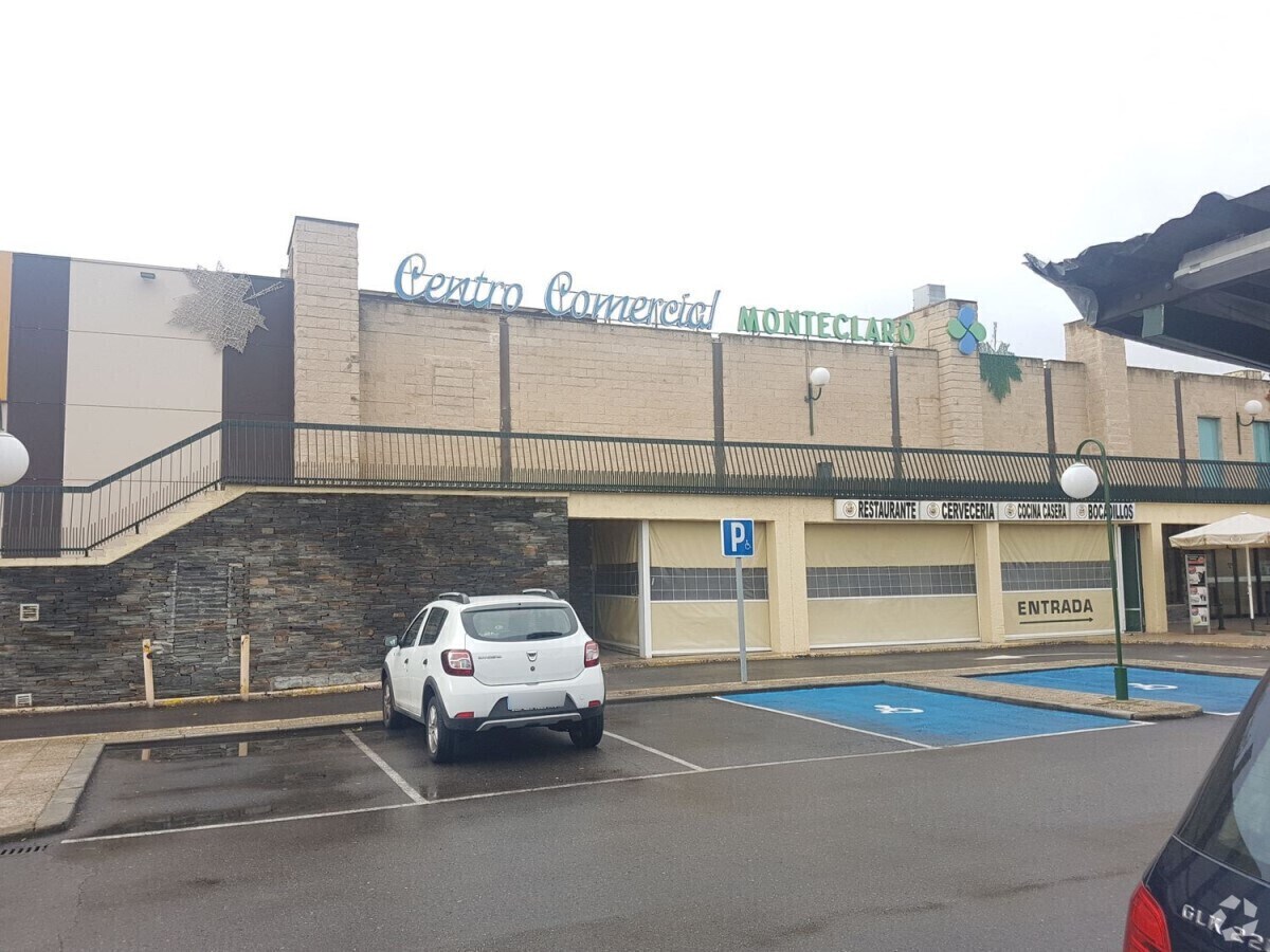 Carretera Majadahonda, KM 2600, Pozuelo de Alarcón, Madrid à vendre Photo du bâtiment- Image 1 de 10