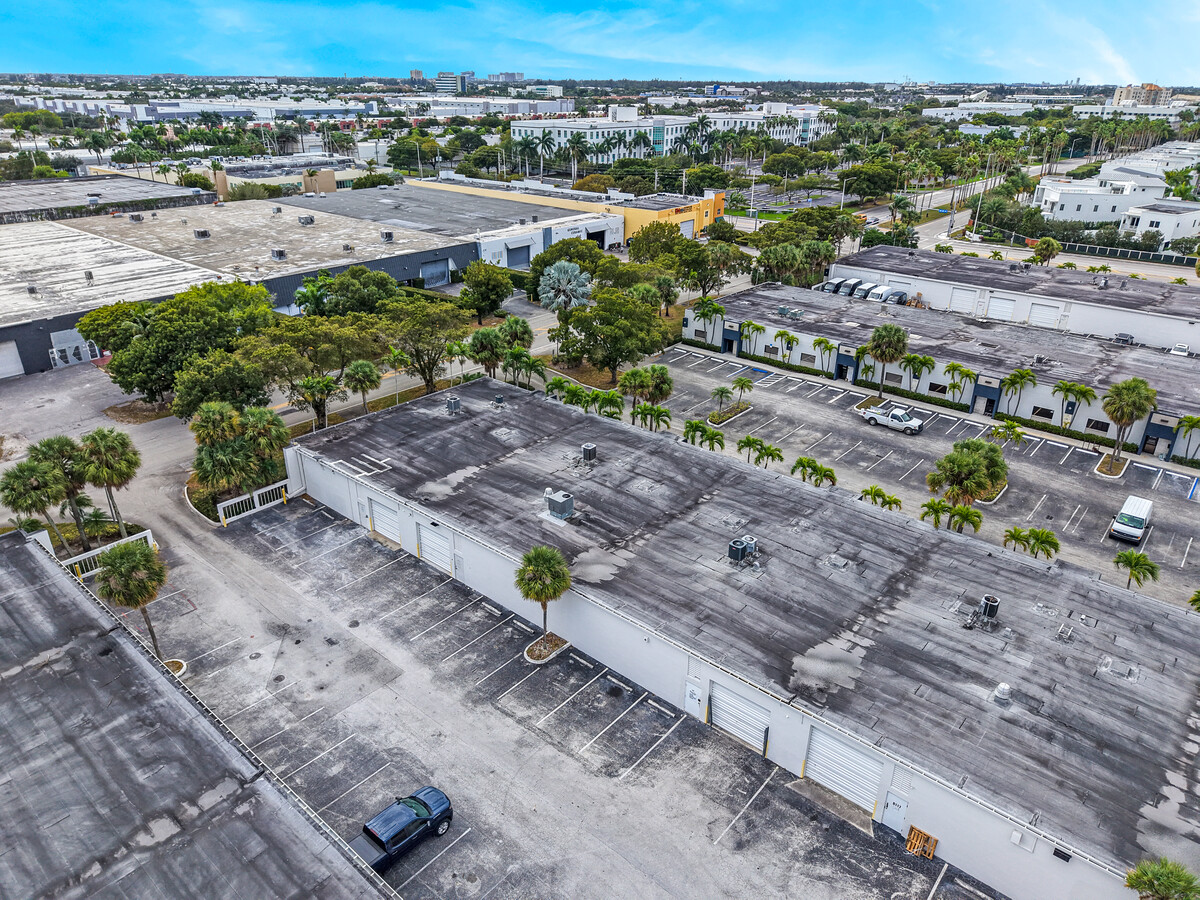 8105 NW 33rd Street, Doral, FL 33122 - Unité 8105 -  - Photo intérieure - Image 2 of 8