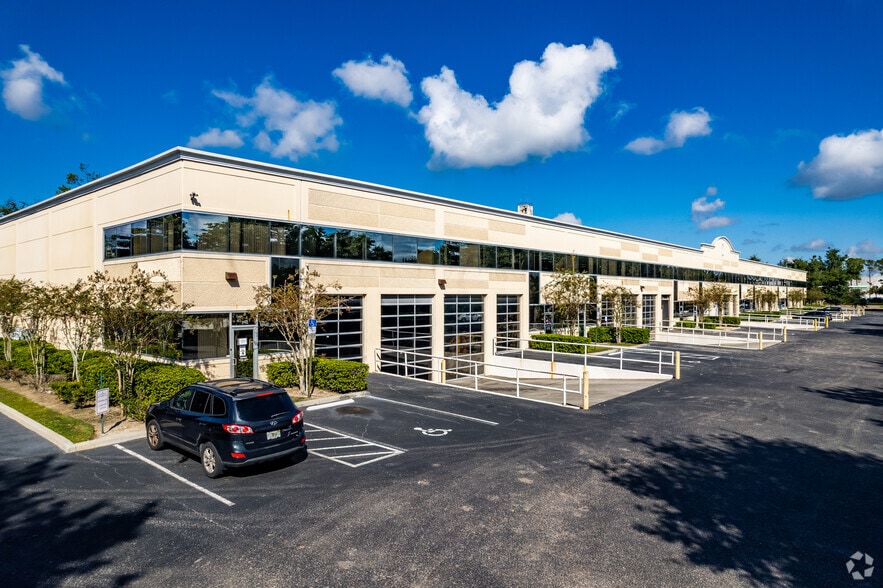 8750 Exchange Dr, Orlando, FL for lease - Primary Photo - Image 1 of 14