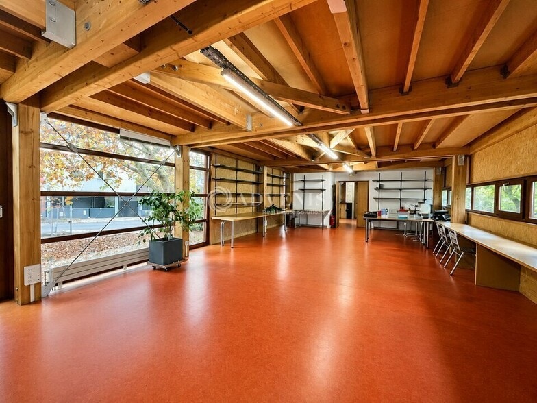 Office in Issy-les-Moulineaux for lease - Building Photo - Image 2 of 5