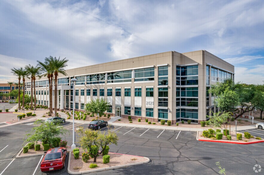 2421 W Peoria Ave, Phoenix, AZ à louer - Photo du bâtiment - Image 1 de 5