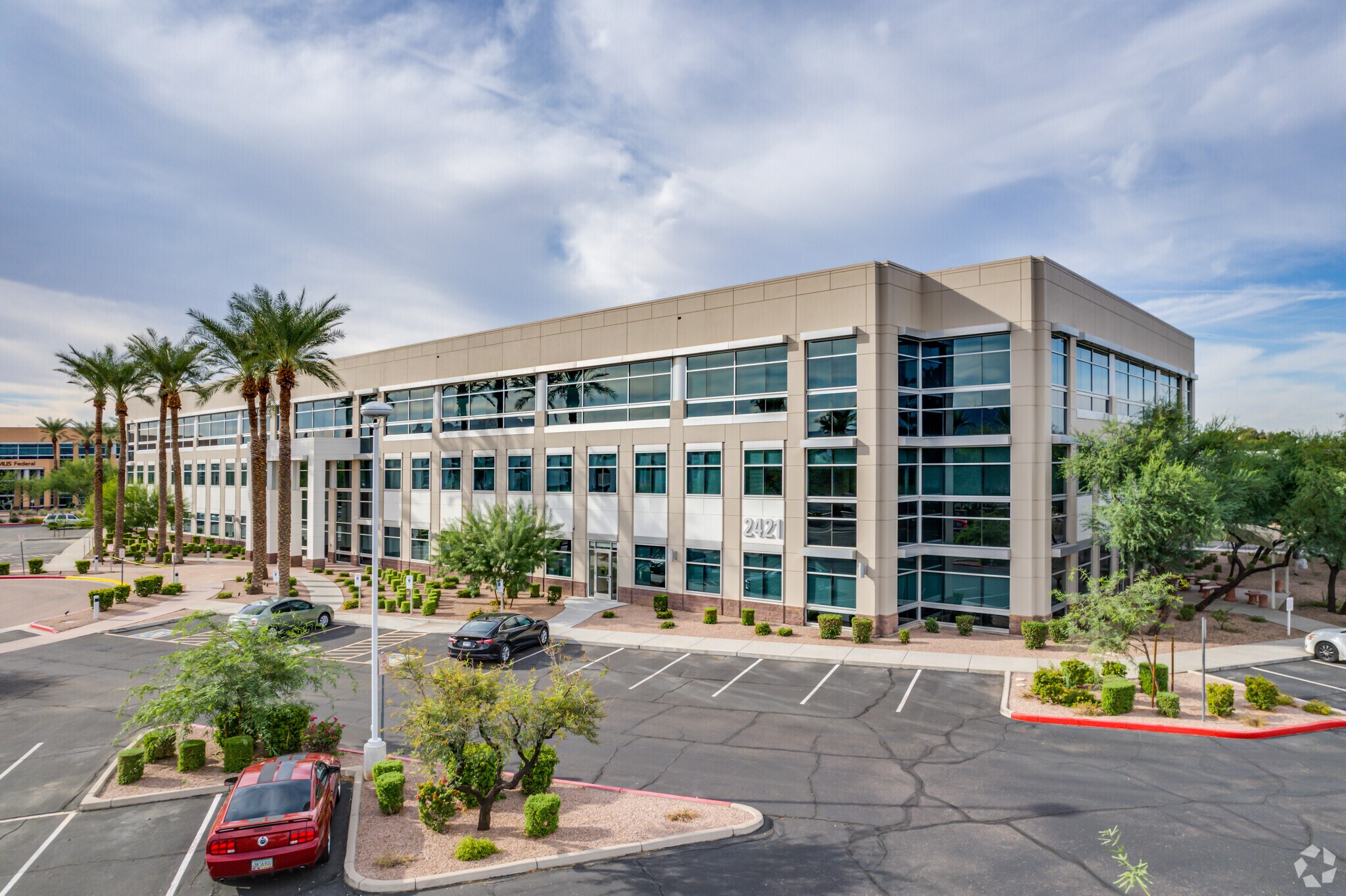 2421 W Peoria Ave, Phoenix, AZ à louer Photo du bâtiment- Image 1 de 6